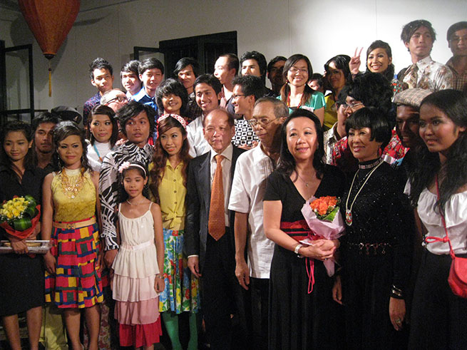 Kon Khmer Koun Khmer